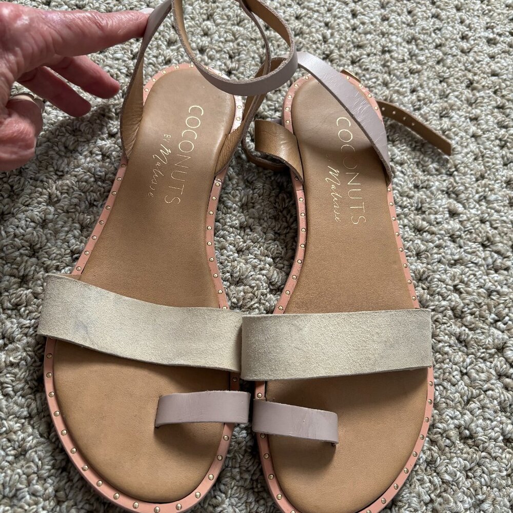 Coconuts by Matisse two toned sandals, size 8m